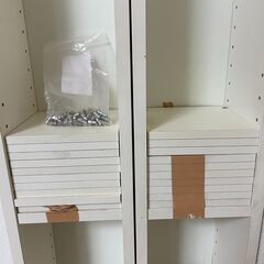 IKEA GNEDBY グネドビー シェルフ（本棚） 2台セットの画像