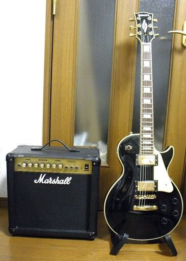 ギターとアンプのセット【レスポールカスタムタイプとMarshall製ギターアンプ 】動作品