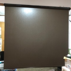 ロールスクリーン売ります。