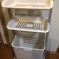 ランドリーバスケットラック3段の画像