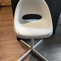IKEA　子供用イス(ホワイト)の画像