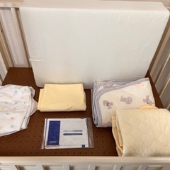 【送料込】katoji ベビーベッド ミニ プチバニラ ミニ立ちベッド（プチバニラ）」について｜カトージの商品