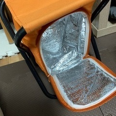 折りたたみ椅子の画像