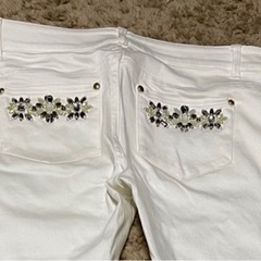 値下げ⤵️【中古】❣️Rady❣️パンツ　ビジュー　白　Ｍの画像