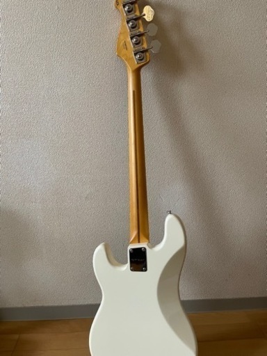 ヒストリー　ベースギター売ります。