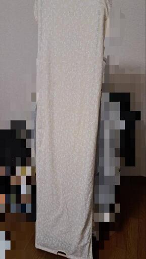 ハンガーラック付きのスタンドミラー