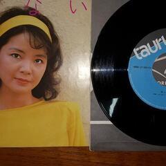 テレサ・テンと伊東ゆかりのレコードの画像