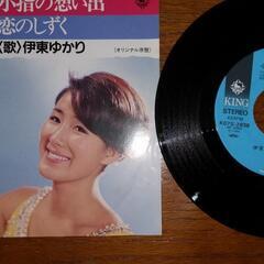 テレサ・テンと伊東ゆかりのレコード