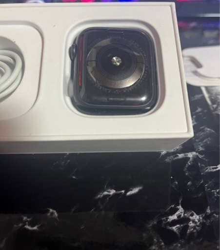 値下げしました。中古の アップルウォッチ Series 5 44mm