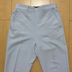 gu ジーユー ストレッチテーパードパンツ ライトブルー 水色 Sの画像