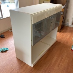 食器棚の画像