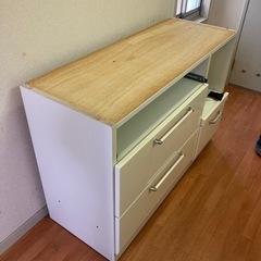 食器棚の画像
