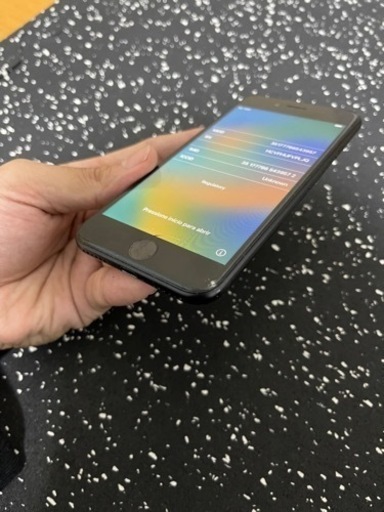 iphone SE（第2世代）64GB