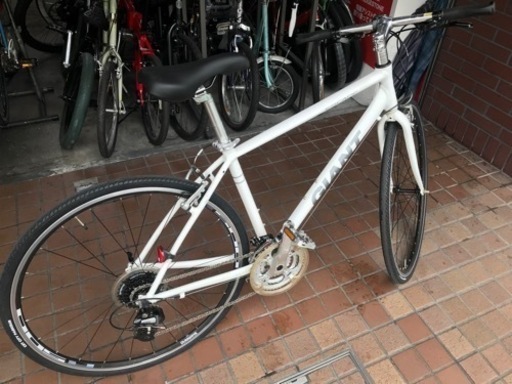 GIANT ESCAPE R3 軽量アルミフレーム 3×8speed ホワイト