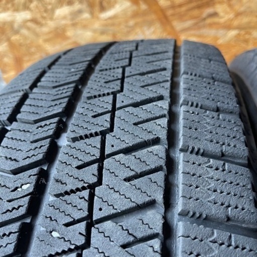 バリ山　BRIDGESTONE ブリヂストン　ブリジストン　VRX2 215/65R16 スタッドレス タイヤ　2019年製　16イン