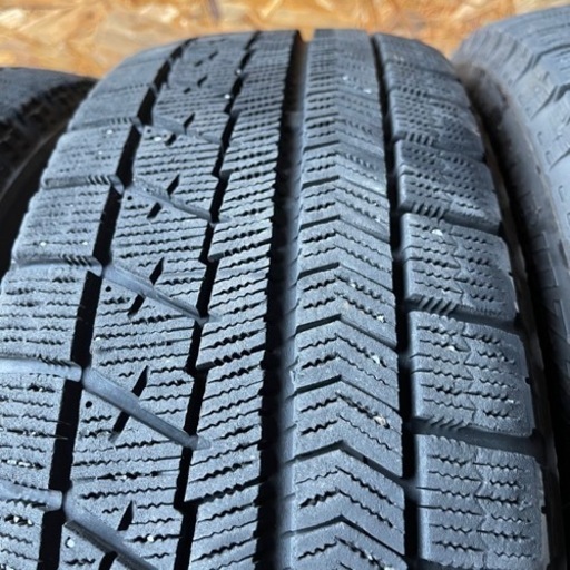 バリ山　BRIDGESTONE ブリヂストン　ブリジストン　VRX 175/65R14 スタッドレス タイヤ　2017年製　14インチ