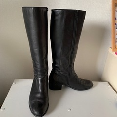 黒ロングブーツ