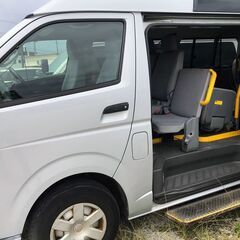 【福祉車両】トヨタ ハイエースバンウェルキャブ　　10人乗り　車いす2台積み の画像