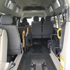 【福祉車両】トヨタ ハイエースバンウェルキャブ　　10人乗り　車いす2台積み の画像
