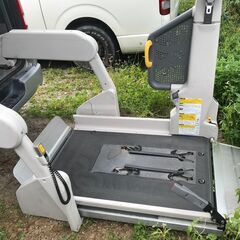 【福祉車両】トヨタ ハイエースバンウェルキャブ　　10人乗り　車いす2台積み の画像