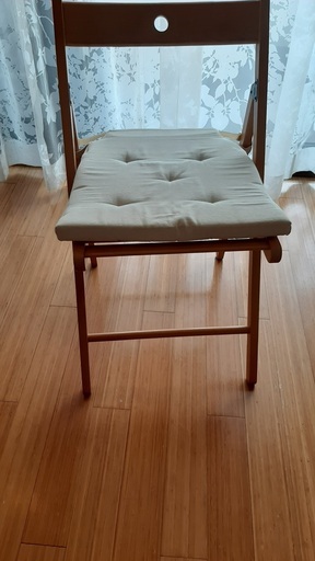 【２脚１０００円で！】IKEA    木製　折りたたみ椅子