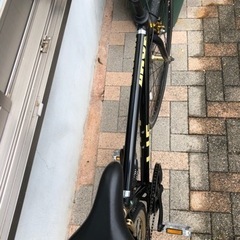 受付終了】クロスバイク 700C 自転車 スタンド アルミ軽量 シマノ 7段