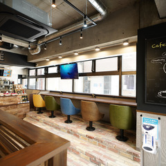 【三越前駅、新日本橋駅すぐ！】平日カフェのホール・キッチンスタッフ[Ａ][Ｐ]の画像