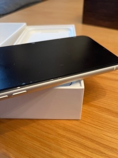 【美品】iPhone11 64GB ホワイト 本体 SIMフリー 箱付き