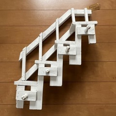 ホワイト家具　飾り棚