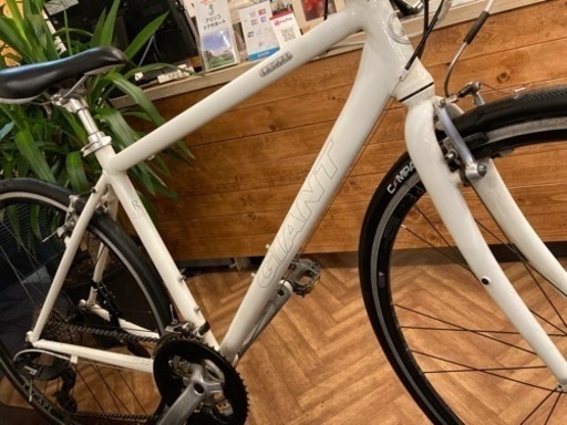 【タイヤ・チューブ新品！GIANT ESCAPE R3アルミ】24段　700×28c クロスバイク　ホワイト