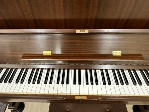 YAMAHA 家具調ピアノ