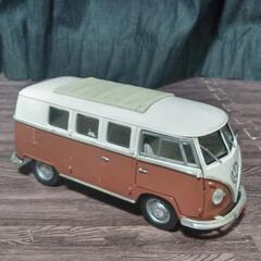ワーゲンバス　1/18 迫力あります。ミニカー