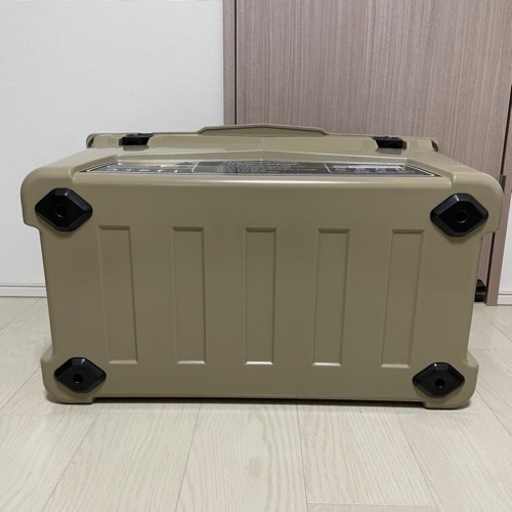 未使用　アイスランド　45QT  クーラーボックス　サンド