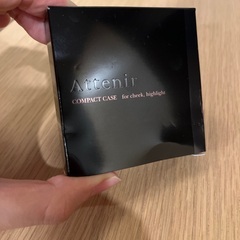 【新品】アテニア コンパクトケース（チークハイライト）ブラシ付きの画像