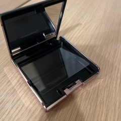 【新品】アテニア コンパクトケース（チークハイライト）ブラシ付きの画像