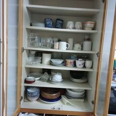 木目ナチュラル調　食器棚の画像