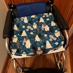 【美品】車椅子　説明書とおまけ付の画像