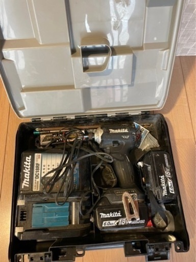 マキタmakitaインパクト充電器➕バッテリー2つセット