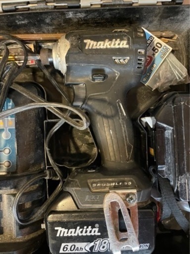 マキタmakitaインパクト充電器➕バッテリー2つセット