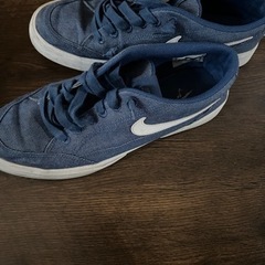 NIKE デニムスニーカーの画像