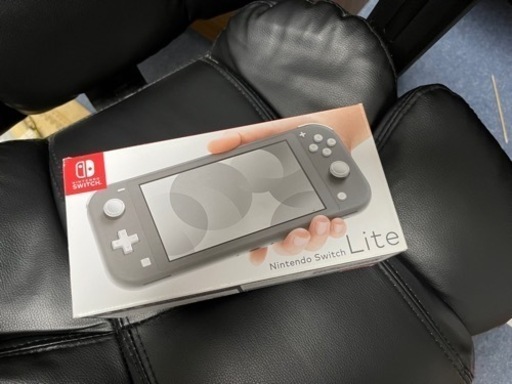 【交渉中】Nintendo Switchライト本体　美品