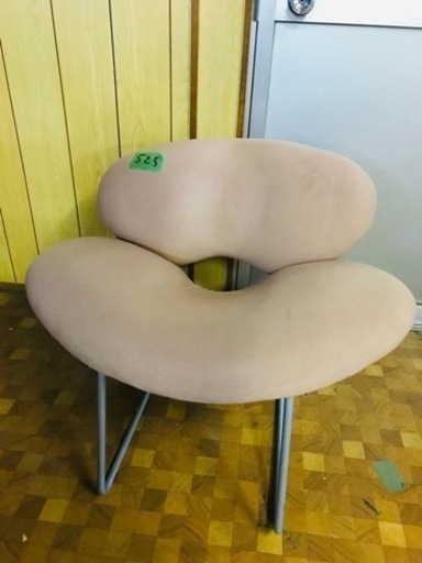 523番　椅子