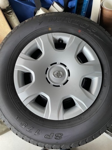 ハイエース　ホイール付きタイヤ　新車外し