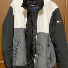 TOMMY HILFIGER ジャケットの画像