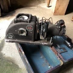 レトロなカメラ？映写機？多分動きません？