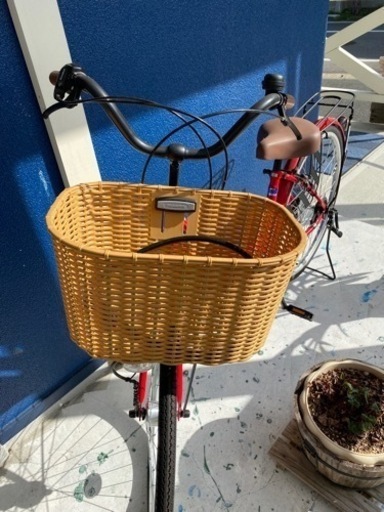 ほぼ未使用。店内インテリアとして使っていました。赤い自転車26インチ