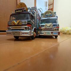 デコトラ2台 不動、リモコンなし オブジェにいかがですか？の画像