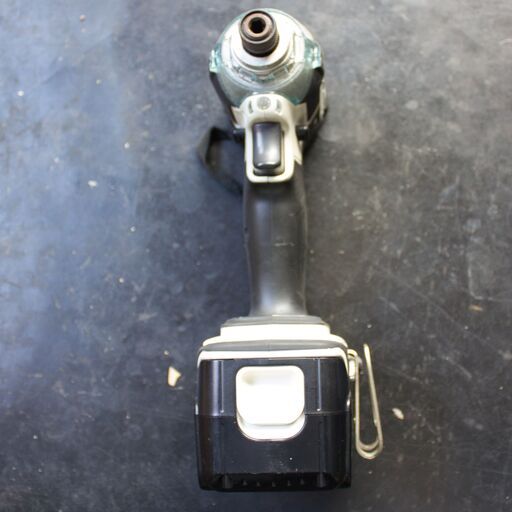 マキタ　インパクトドライバー　TD137 14.4V 4A バッテリー2個 充電器 ケース付き