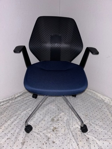 購入者きまりました。　イトーキ　オフィスチェア QuA(キュアチェア)シリーズ　　③