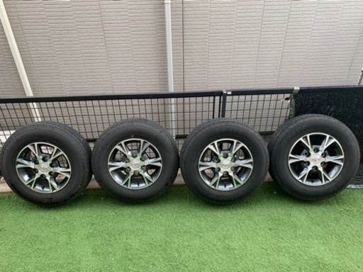 ハイエース 純正アルミホイール　タイヤ　 4本セット 新車外し